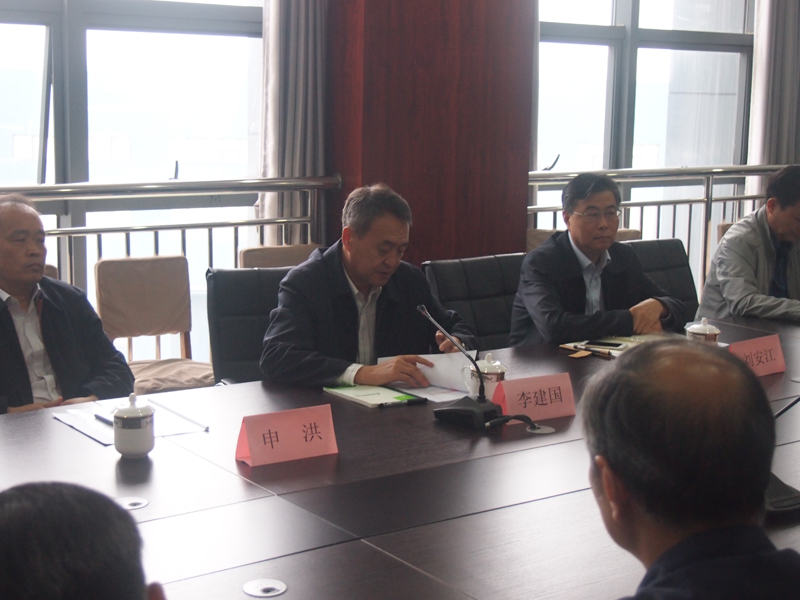 南京輕機(jī)召開(kāi)干部大會(huì)